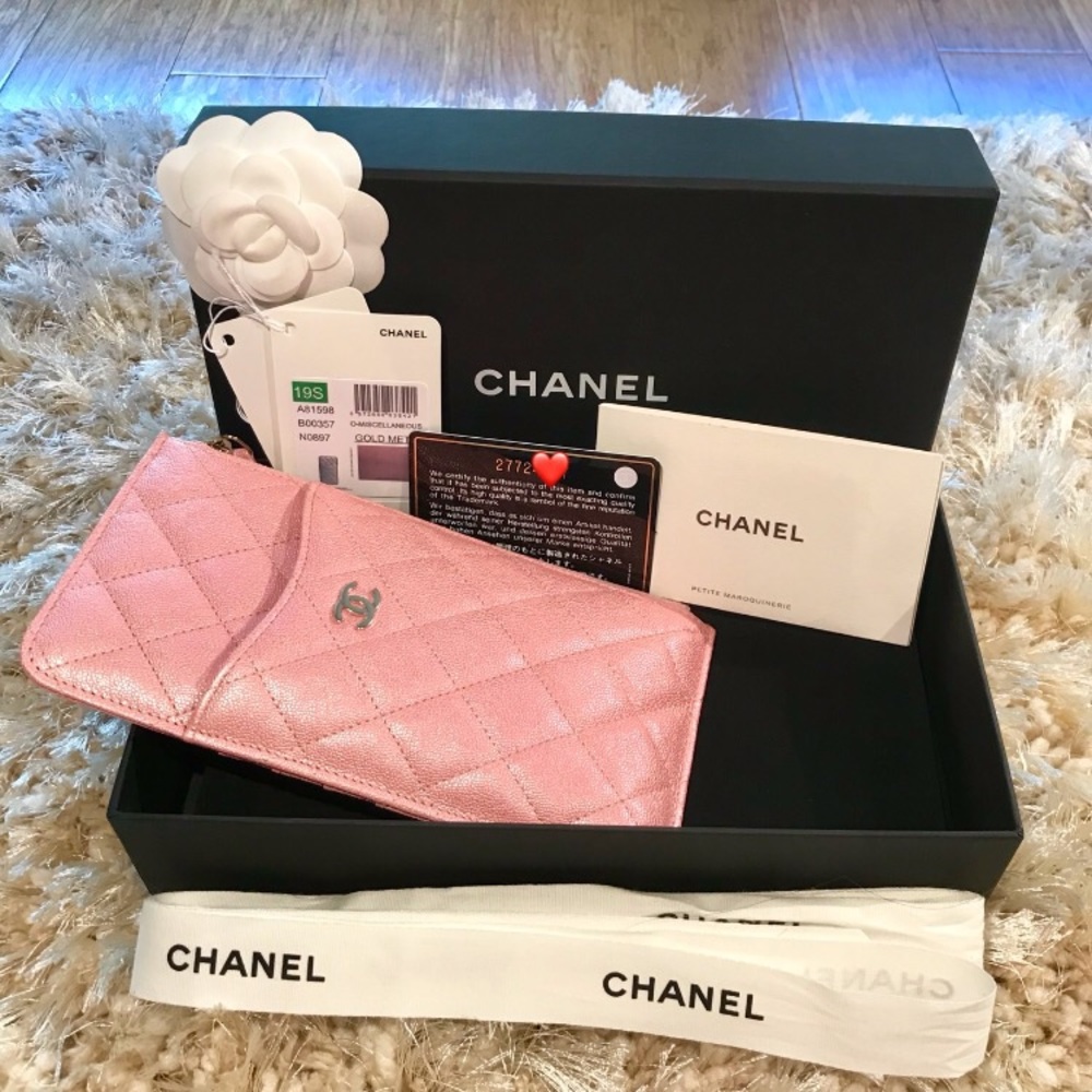 ❌Sold❌Chanel 19S Pink Iridescent WalletPhone Pouch